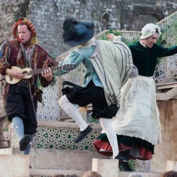 Outdoor Theatre &ndash; The Comedy of Errors