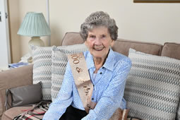 Tributes Paid to Fulham Centenarian Lil Francis